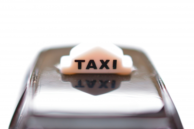 【タクシー運転手の仕事のメリット・デメリットとは？】転職を考える人向けに解説